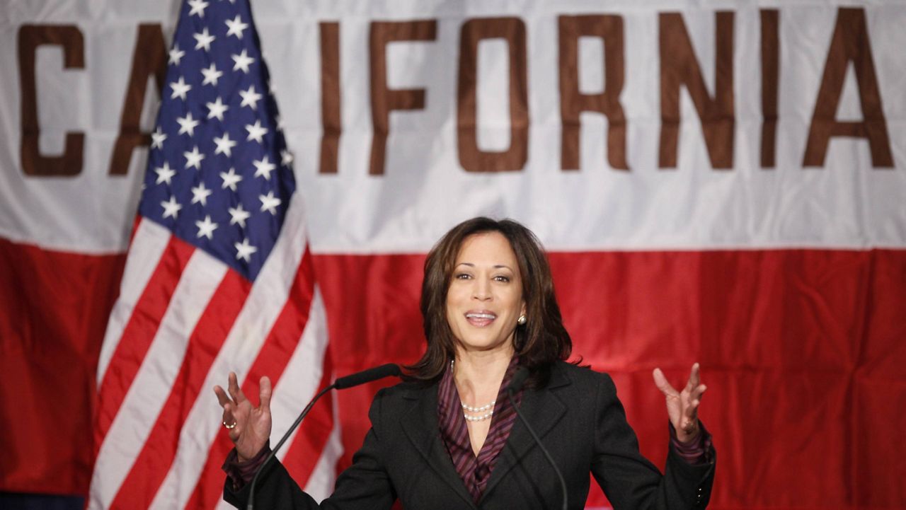 Read more about the article Calif. Attorney General Kamala Harris announces new division to stop ex-prisoners from committing new crimes.